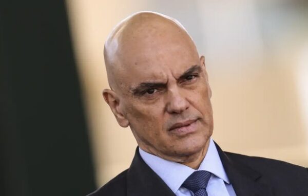 Alexandre de Moraes determina desbloqueio do X no Brasil