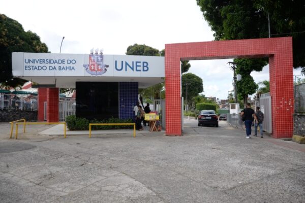 Uneb republica edital com atualização do cronograma do Vestibular 2025