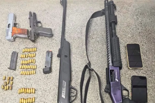 Cipe/Leste prende dois homens por porte ilegal de armas e apreende armamento em Santa Inês